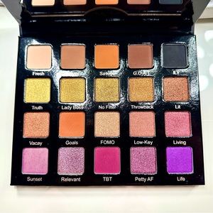 Violet Voss Pro Eyeshadow Palette “Hashtag”